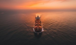 从防污到船体性能管理：海虹老人Hempaguard有机硅防污漆，以出坞能效增益与全周期营运性能双维度优化船舶能效