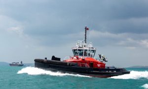 全球首艘全电动港口拖船交付离厂