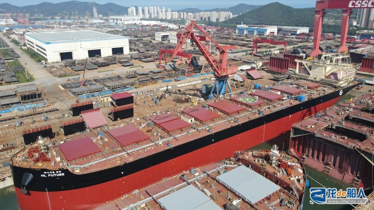 北海造船2艘21万吨散货船顺利出坞-龙de船人