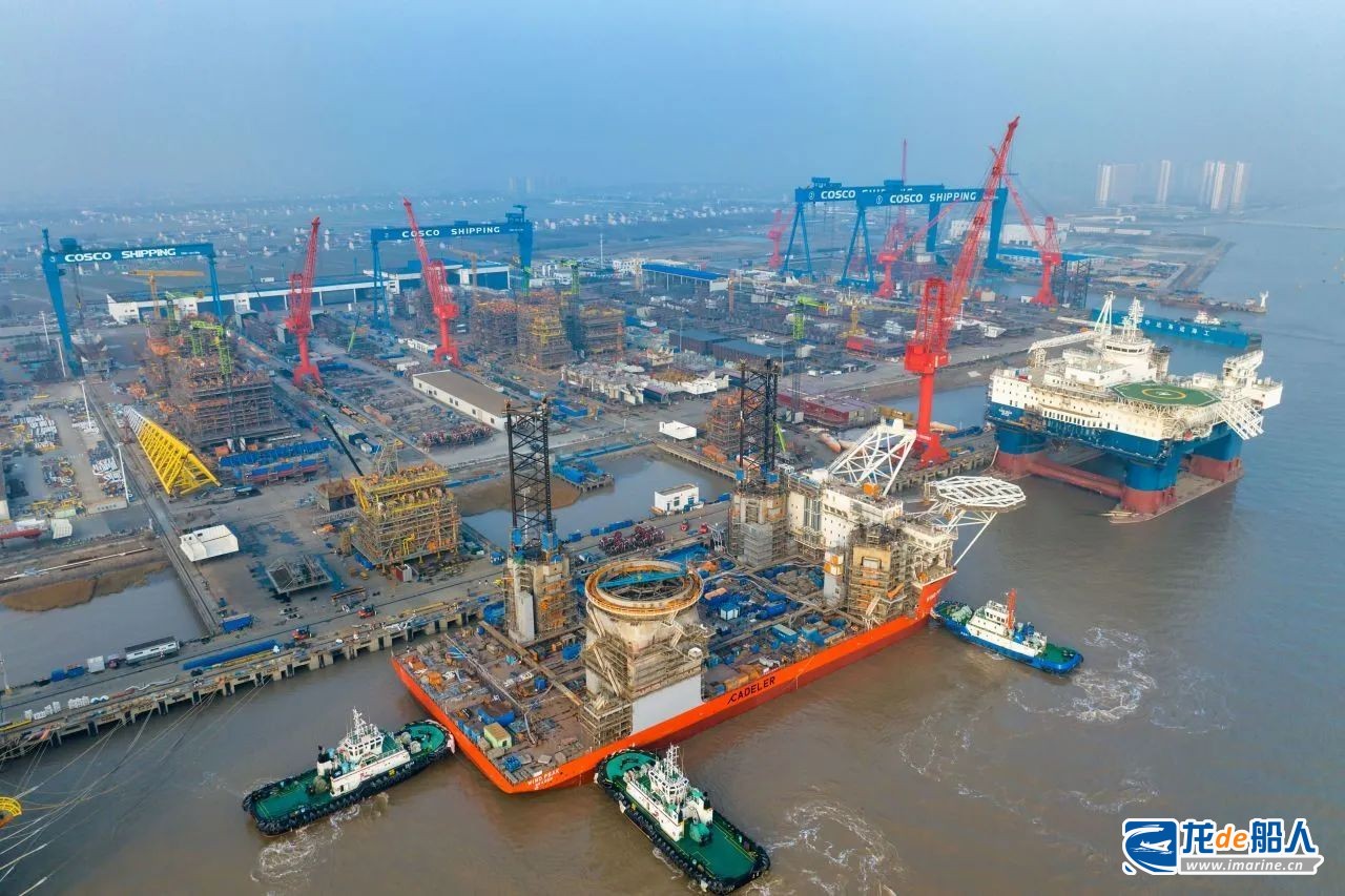 启东中远海运海工承建全新一代风电安装船首制船下水 启东中远海运海工承建全新一代风电安装船首制船下水