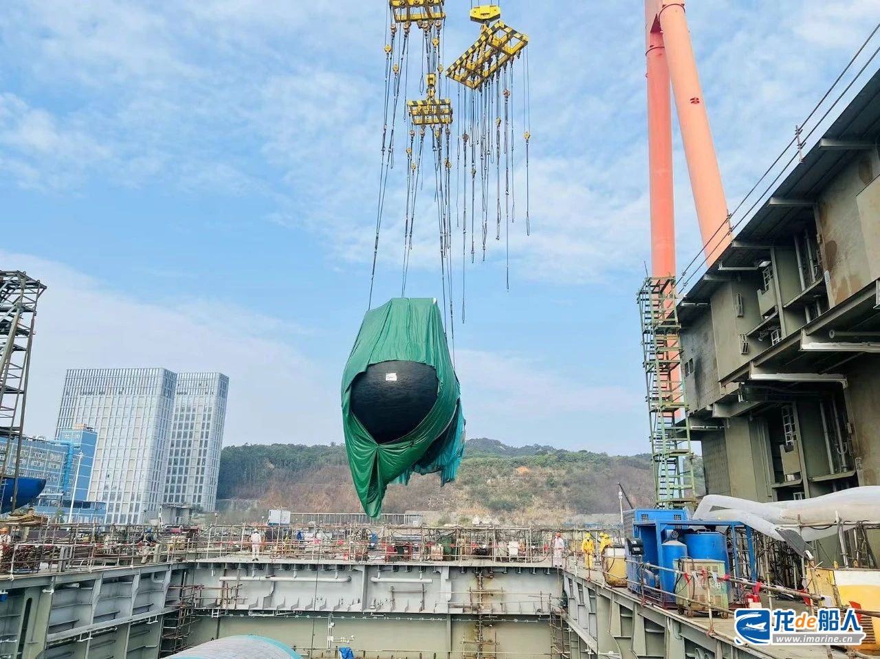 厦船重工2900TEU集装箱船归航、7500车LNG双燃料汽车滚装船完成LNG罐体吊装 厦船重工2900TEU集装箱船归航、7500车LNG双燃料汽车滚装船完成LNG罐体吊装