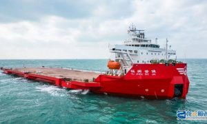 搭载国产首台套3MW吊舱的 “钰洲世佳”号归航