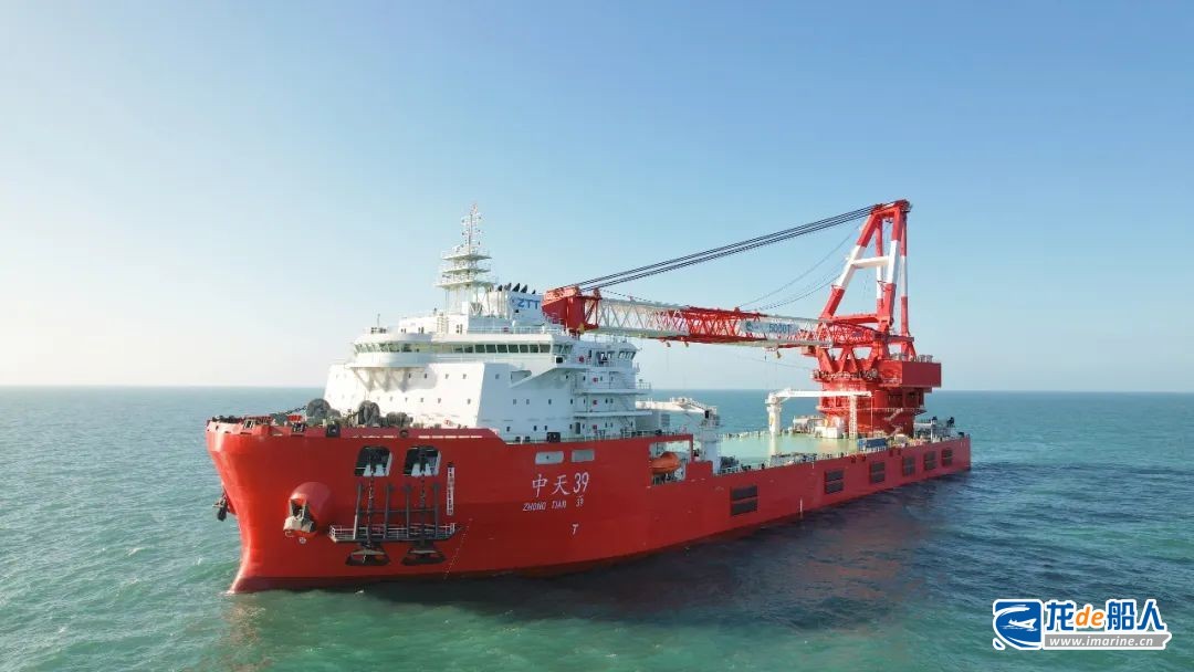 振华重工为立洋海工建造5000吨自航式全回转起重船“中天39”试航凯旋 振华重工为立洋海工建造5000吨自航式全回转起重船“中天39”试航凯旋