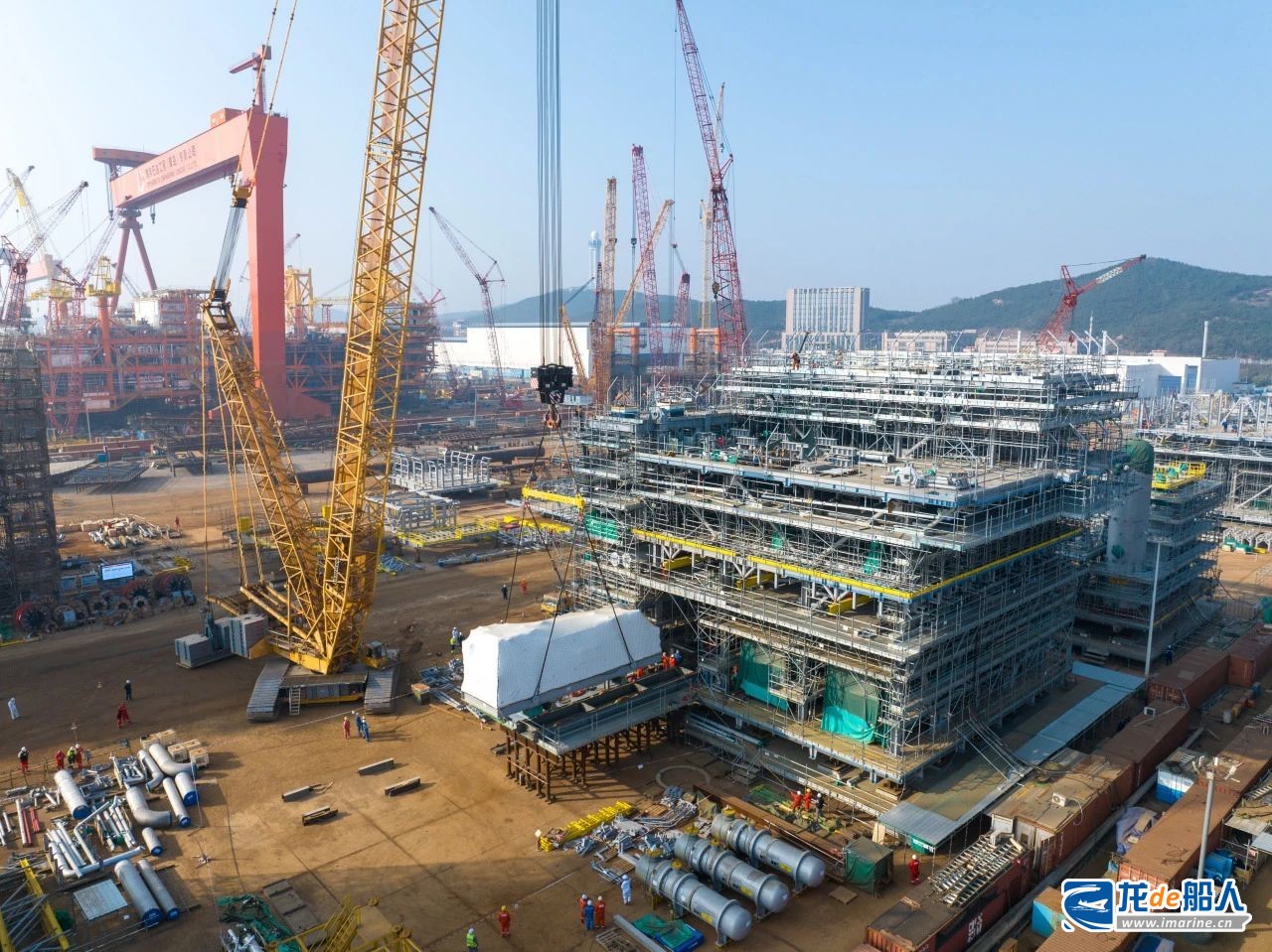 海油工程交付巴油40万吨级FPSO P79项目首个上部模块