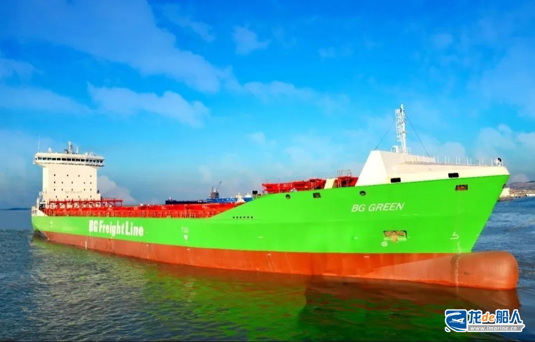 京鲁船业交付德国船东1400TEU集装箱船