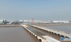 三航局承建上海南港码头二期工程主体结构完工