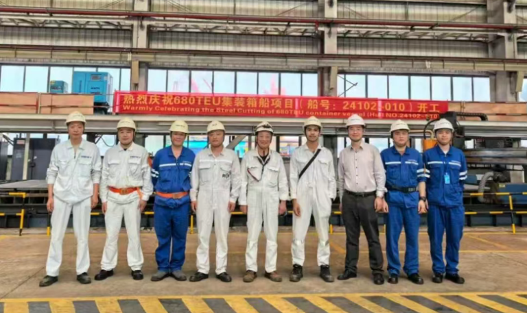 中船广西680TEU集装箱船5号船顺利开工-龙de船人